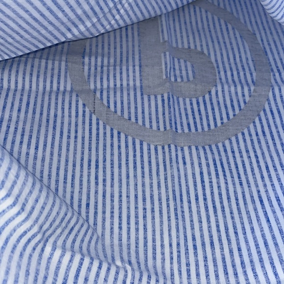 NWOT Large Carrying Bag.  Blue & White Strioe with letter “P” - Picture 4 of 4